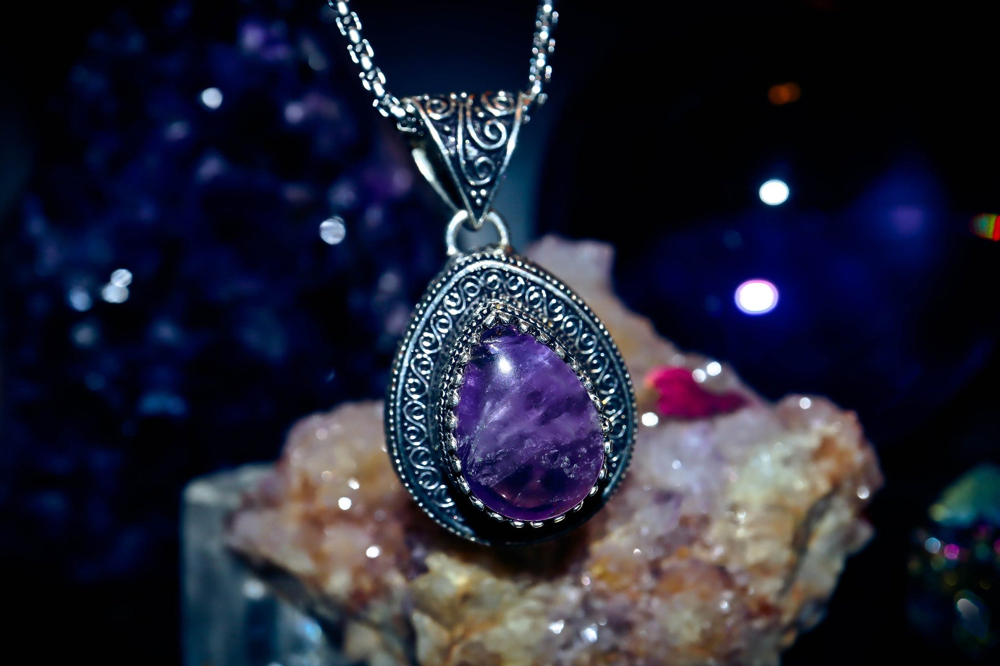 Haunted Athena Goddess Djinn Pendant of Wealth, Abundance, Good Fortune, Love and Healing!