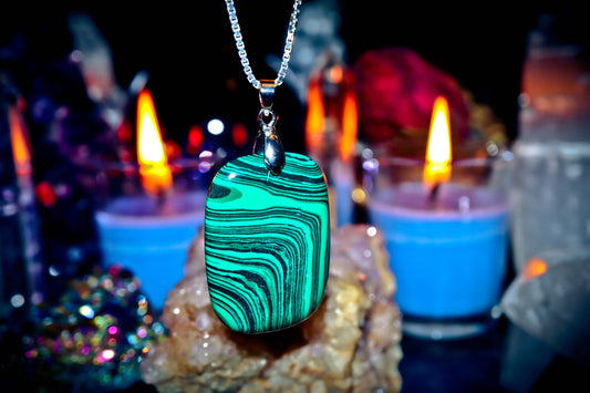 Gain Financial Power and Success! Witchcraft Talisman pendant!