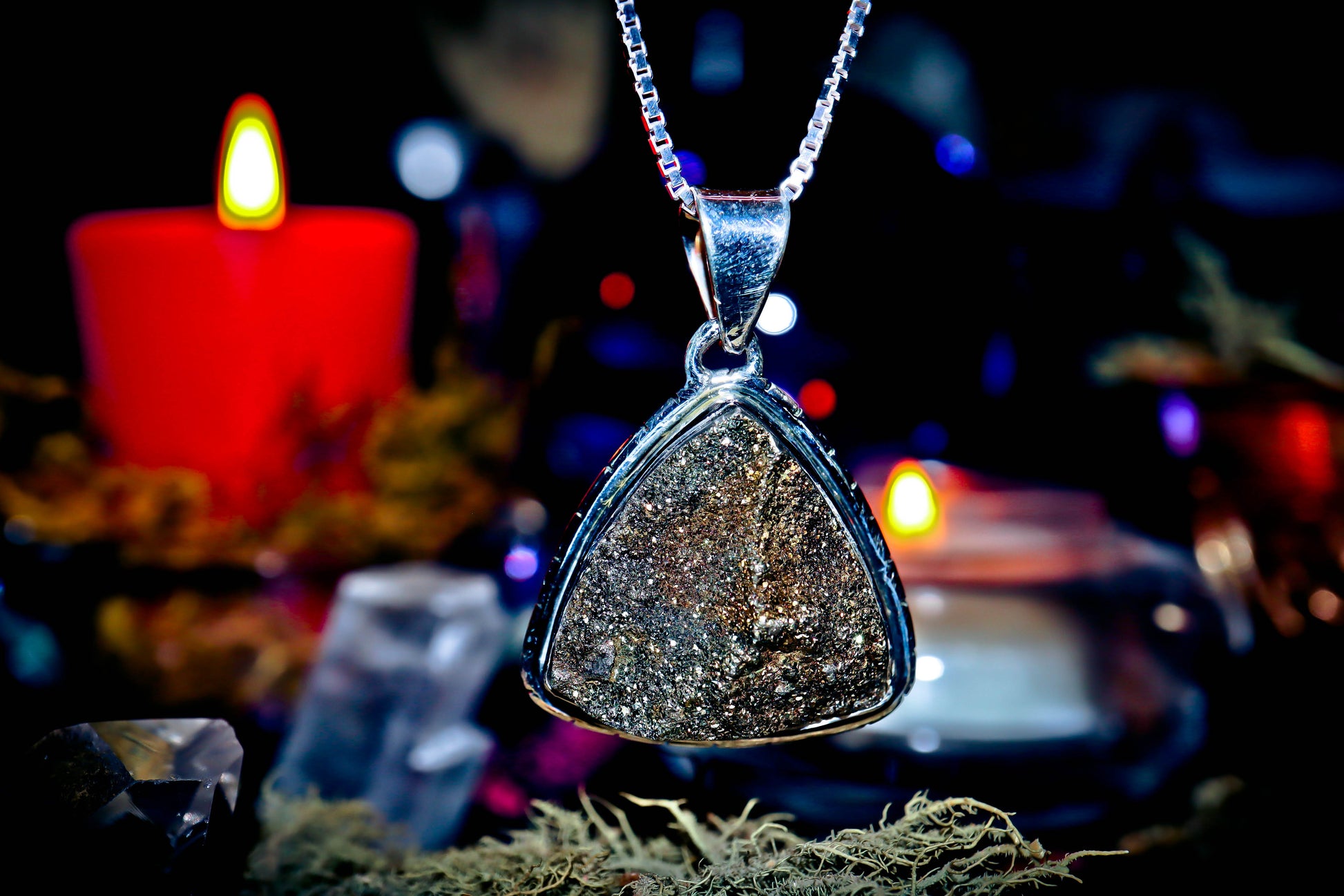 MONEY MAGNET Ultimate Voodoo Wealth Djinn Genie Witchcraft Pendant