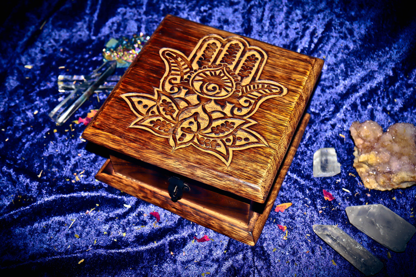 ** HAMSA DJINN CHARGING BOX ** EVIL EYE PROTECTION! AMPLIFY THE MAGICK OF YOUR HAUNTED ITEMS!