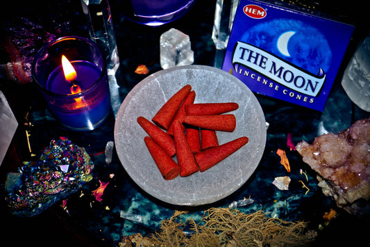 LA LUNA MOON INCENSE 10 CONES ~ LUNAR MOON MAGICK for Conjuring Energy, Attracting Wealth, Amplifying Spells & Wishes!