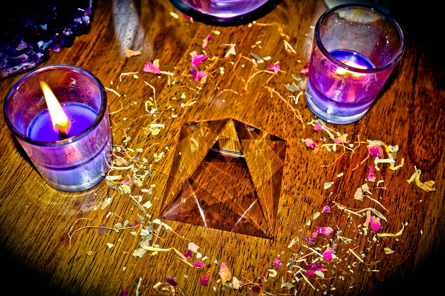 *** CHARGING CRYSTAL *** Amplify The Power of Your Metaphysical Items x10! Sacred Charging Crystal! Powerful Energy! Orgone Pyramid of Unlimited Blessings! $$$ Enchanted Magick! $$$ *** WEALTH DJINN!