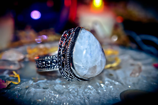 HAUNTED WHITE LIGHT ANGEL DJINN RING ** ENLIGHTENMENT! GENIE OF 7TH REALM*** ULTIMATE PROTECTOR** BLESSINGS!**