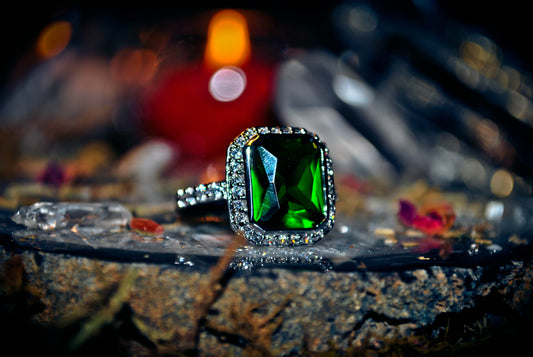 **POWER** Lucky 7 Forest Wealth Good Luck Spell Vessel Ring! ** Purify Your Aura & Spiritual Energy! Banish Bad Karma! Get Rid of Negative Energy! $$ Sacred Emerald of LUCK! $$